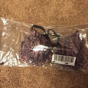 BNWOT Pink Victoria’s Secret Bra 34B